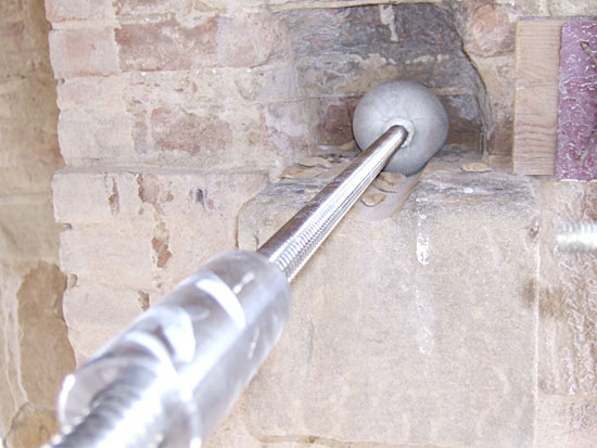 Ref.: 101 Particolare Dell'ancora G-BOS installata con Manicotto tenditore a vista