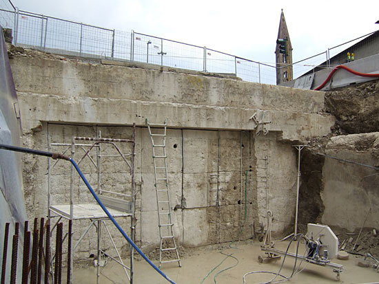 Taglio di parete in cemento armato con filo Diamantato apertura porta carrabile garage
Stazione Santa Maria Novella Firenze
