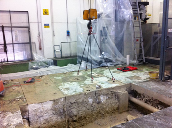 Modifica di Plinto di Fondazione Macchinario CNC
Taglio Con Filo Diamantato
Ancoraggio Del Blocco di Resulta al Carroponte