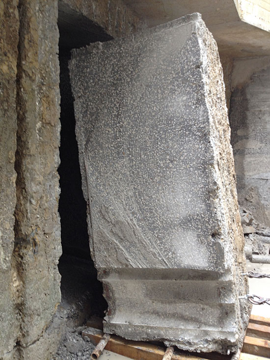Taglio Cemento Con Filo Diamantato
Estrazione Elemento Ricavato con i Tagli 6500 Kg