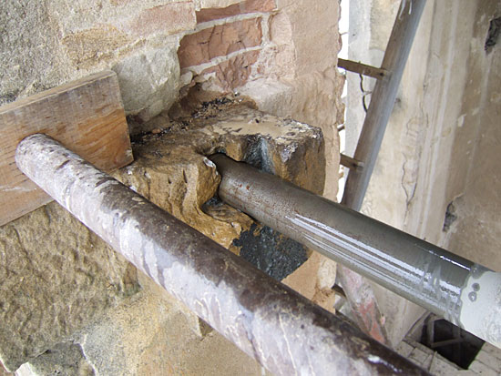 Ref.: 96 Carotaggio Passante con Punta Diamantata
Preparazione per Consolidamento Campanile